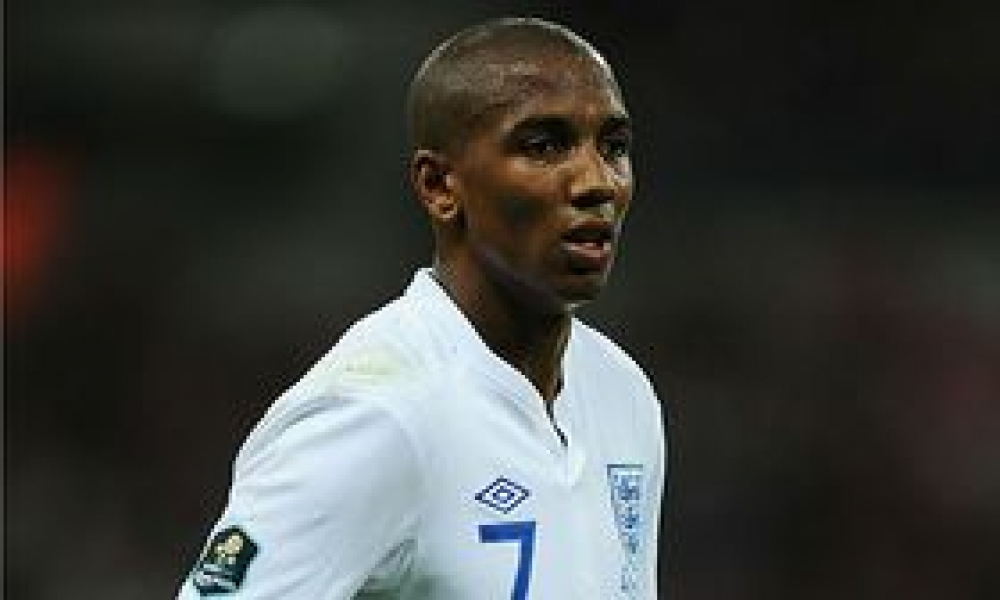 Янга на русском. Ashley young England.