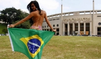 დღის სუპერგოგონა: ბრაზილიის სექს-სიმბოლო ლორენა ბუერი [VIDEO]