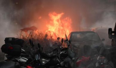 ნეაპოლი ცეცხლის ალშია - გერმანელი ფანები ქალაქში ძალადობენ [VIDEO] 